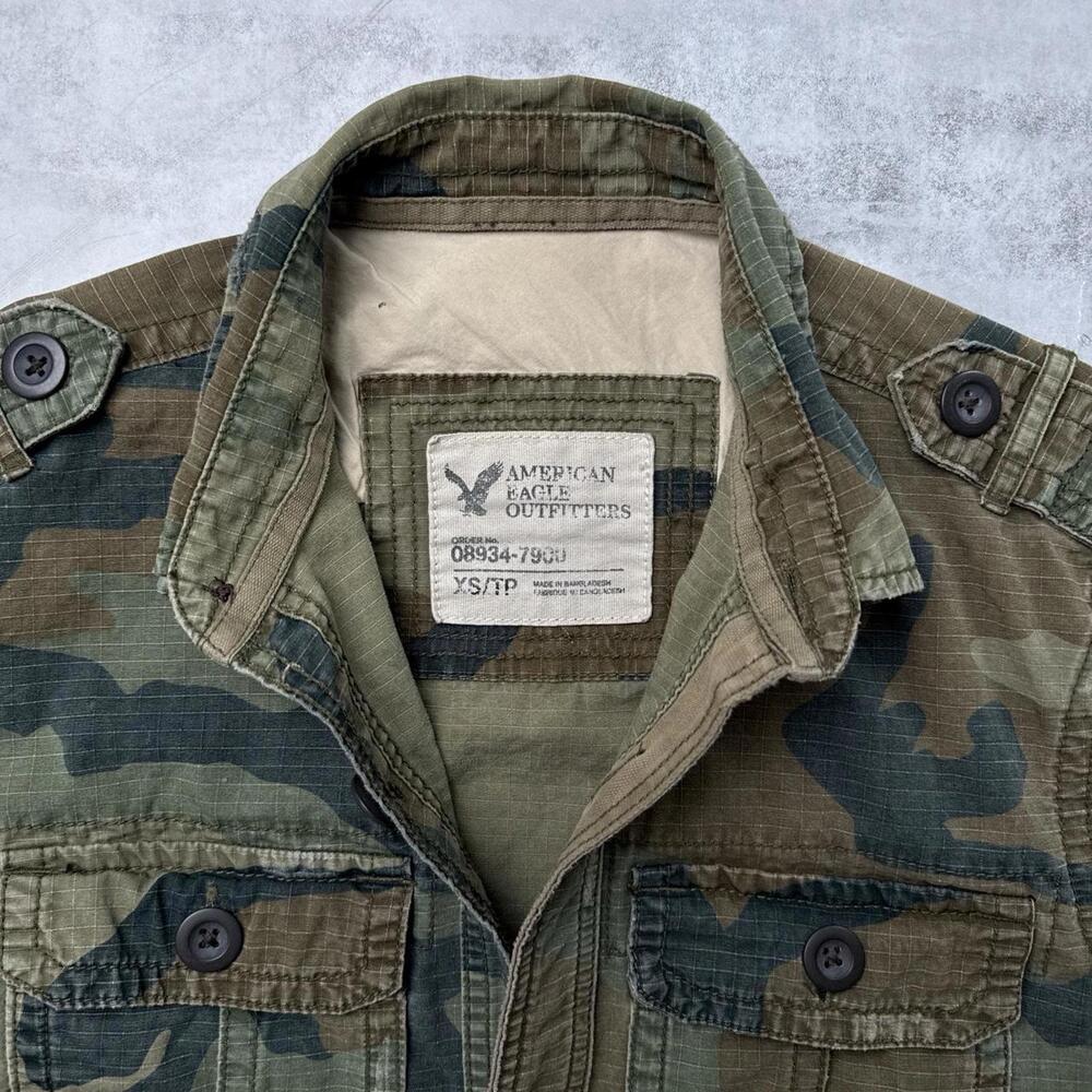 Y2K American Eagle Camo 00s Button Up Shirt - Picture 6 of 7